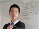 13岁华裔天才少年王博卢成为英国最年轻大学毕业生