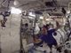 实拍俄美日宇航员国际空间站首次太空羽毛球比赛视频