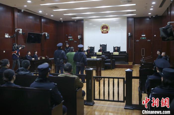 上海杀害小学生致2死案终审宣判：维持死刑判决